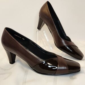 Ros Hommerson Dark Brown Leather Square Toe Pump Size 7
